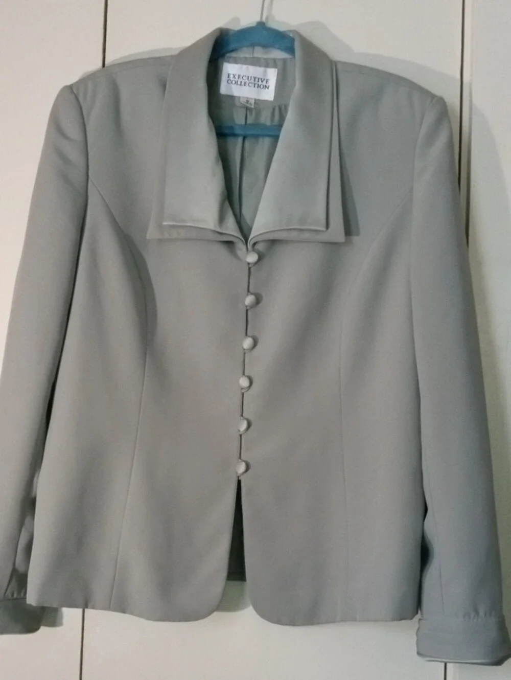 Executive Collection Women's Light Gray Button-Front Dress Blazer Size 18